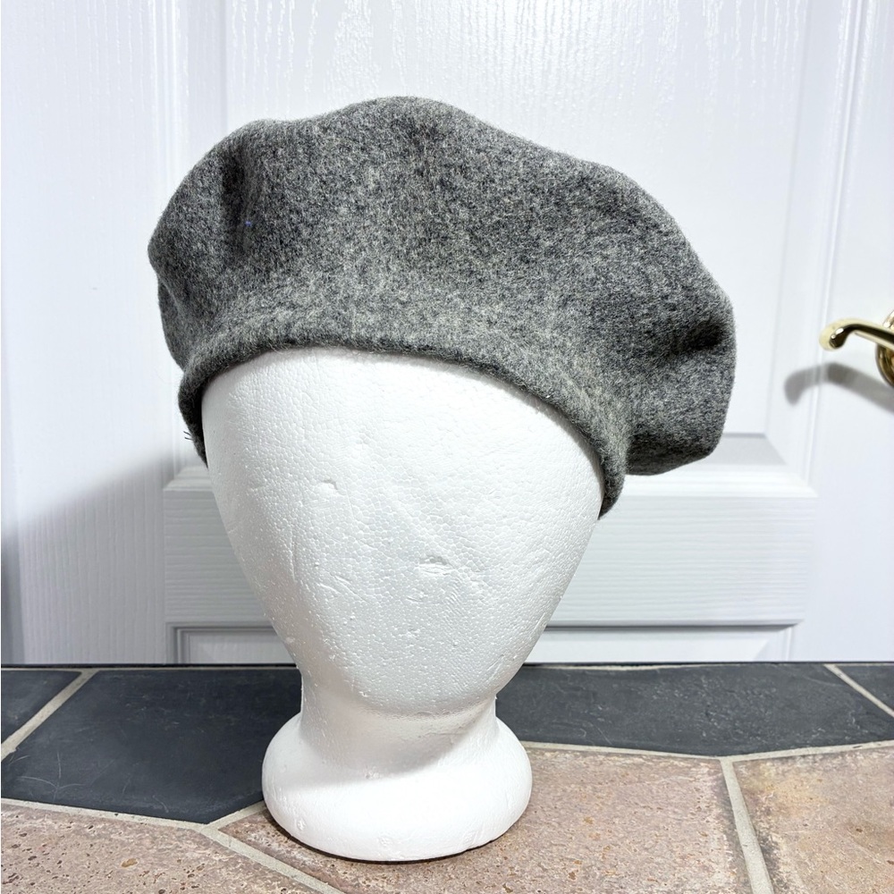 NEW Y2K Betmar Pure New Wool Gray Beret Woolmark Certified